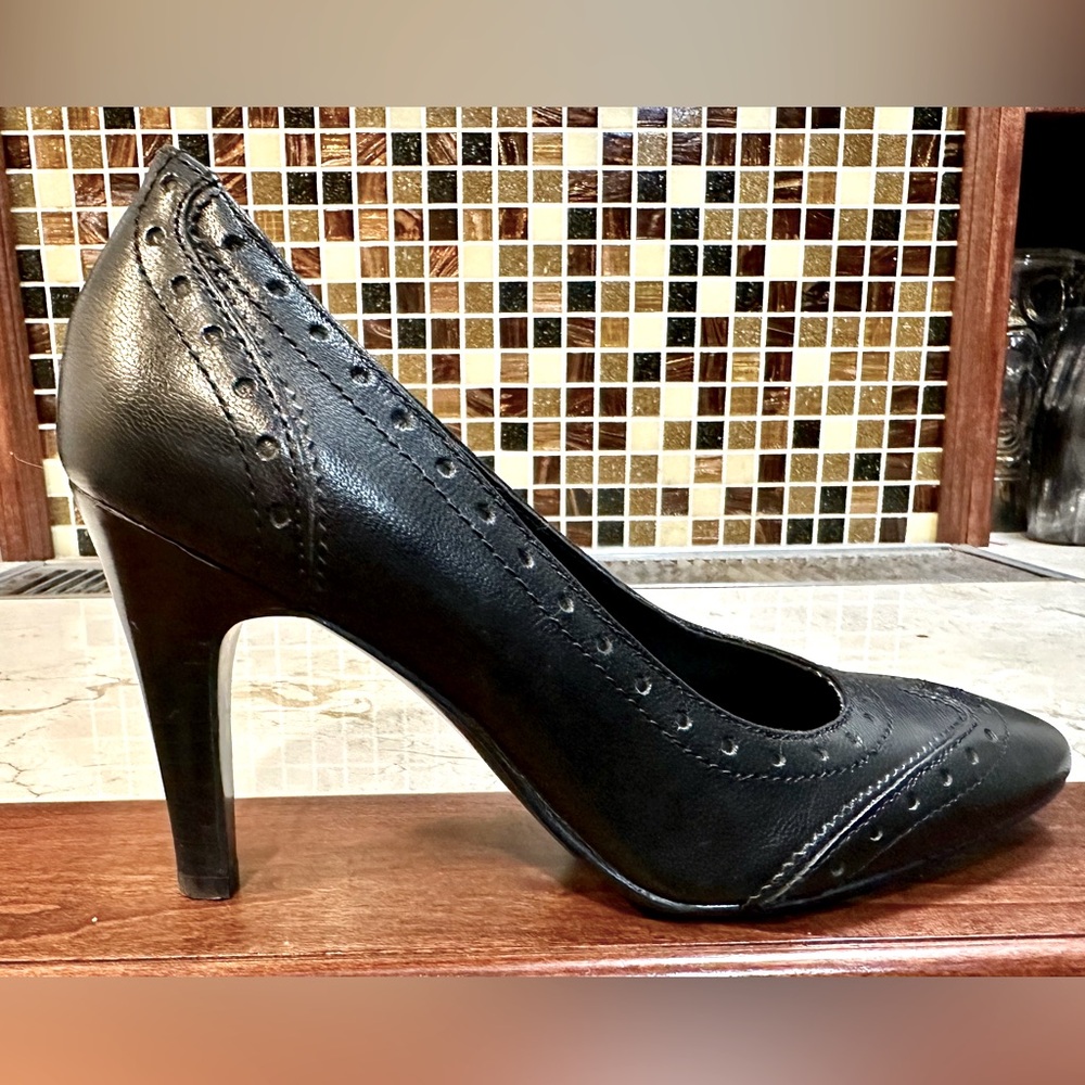COACH & FOUR! Kendall/Leather Black Pumps/Size-6M
